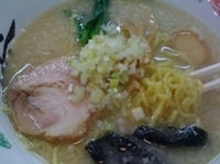 「熟成豚骨 塩らーめん 700円+味玉 100円」@麺屋 みらい 69'の写真