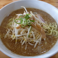 「こってり醤油ラーメン(700)+大盛(100)」@製麺 伊勢屋の写真