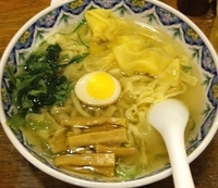 「エビワンタン麺（刀切麺）（830円）」@中国ラーメン 揚州商人 稲毛海岸店の写真