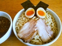 「徳つけ（特大）+チャーシューハーフ+味付玉子ハーフ」@煮干そば とみ田の写真