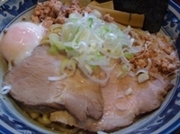 「油そば 700円+温玉 100円」@兎に角 松戸店の写真