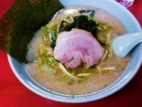 「ネギラーメン 麺カタメ・こってり」@ラーメンショップ 卒島店の写真