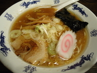 「醤油ラーメン 650円」@頂上タン麺 爆来 ワンズモール ラーメン劇場店の写真