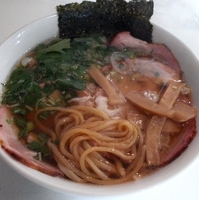 「手打ち中華そば（元味） 600円+炭火焼チャーシュー 200円」@手打ち中華そば 侍の写真