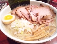 「煮干そば（大盛り）・チャーシュー」@麺家 一鶴の写真