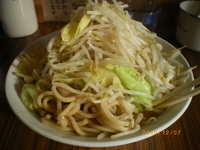 「ガッツリラーメン 中盛ニンニクヤサイ ￥650」@中華そば 伝堂の写真