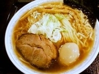 「ラーメン（大盛）+味玉 @餃子3コ」@らーめんはるか86の写真