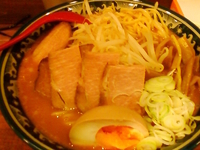 「限定濃厚味噌そば（大盛）+半肉増し（830円+150円）」@蝉時雨の写真