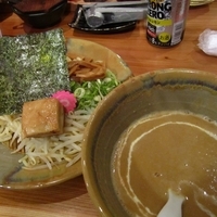 「味噌ポタつけ麺（男麺）並892円+から揚げセット315円」@麺道 花の杜の写真