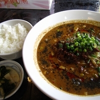 「黒胡麻担々麺980円(ライス付)」@小閣樓 宇都宮店の写真
