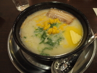 「塩牛乳らーめん」@旭川ラーメン かかしの写真