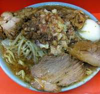 「豚メン（ニンニク、アブラ）1000円+ゆで玉子（1stロットサー」@ラーメン富士丸 神谷本店の写真