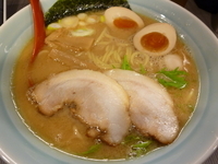 「しょう油味玉ラーメン（+大盛り）」@拉麺 ごっつ庵の写真