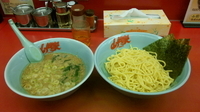 「醤油つけ麺」@ラーメン山岡家 さいたま宮前店の写真