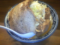 「豚入りラーメン（750円）+豚リブ（250円）+味噌（100円）」@ラーメンアキラの写真