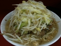 「ラーメン小豚入り[野菜・ニンニク増し]（750円）」@ラーメン二郎 ひばりヶ丘駅前店の写真