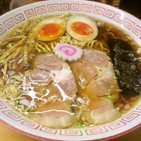 「王道の醤油ラーメン<玉子入り>」@昭和歌謡ショーの写真