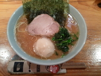 「味玉ラーメン（麺固、油多、味濃）」@横浜ラーメン 武蔵家 大井町店の写真
