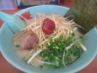 「朝らーめん+ネギ」@ラーメン山岡家 上尾店の写真