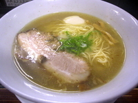 「煮玉子らーめん（塩）」@ラーメン専門店 なるとやの写真