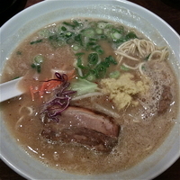 「味噌白丸（￥850）餃子ランチ（￥100）替玉（11/30まで￥」@博多一風堂 COLLECTION.MISO 代々木店の写真