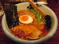 「醤油ラーメンまろ味真空手揉み麺カタメ」@AFURI 原宿店の写真
