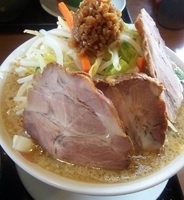 「たまげたチャーシュー山らーめん 1,039円」@つけ麺ゆきむら 吉衛門の写真