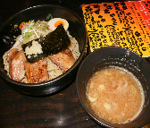 「炙りトントロつけ麺大」@おはな商店 関内店の写真