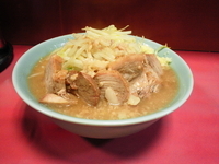 「チャーシュー麺800円（ニンニク増し増し、野菜、アブラ）」@ラーメン二郎 歌舞伎町店の写真