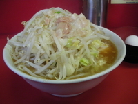 「小豚（ヤサイ、ニンニク、アブラ）」@ラーメン二郎 桜台駅前店の写真