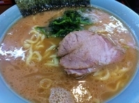 「ラーメン中（750円）」@寿々㐂家の写真