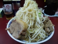 「らーめん小+ほぐし豚+（野菜まし油カラメ）￥780」@らーめん豚喜 川口店の写真