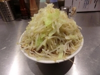 「塩らーめん600円+ほぐし豚70円+野菜増し」@らーめん大 蕨店の写真