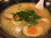 「とんこつらーめん（塩）」@らーめん ともや 高崎店の写真