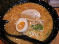 「特製味噌ラーメン（800円）大盛（100円）」@双麺 錦糸町本店の写真