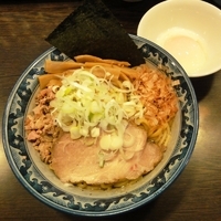 「油そば（小盛）+温玉」@兎に角 松戸店の写真