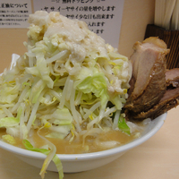 「ラーメン（ヤサイ・ニンニク・アブラ）700円」@自家製ラーメン 大者の写真
