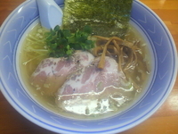 「【夜の部】白醤油らーめん（麺少なめ）」@あぢとみ食堂の写真