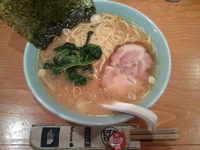 「らーめん並（麺かため、油おおめ、味こいめ）」@らーめん 佐とうの写真