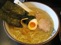 「ラーメン[普通盛り]ランチセット（半チャーハン+野菜餃子3ケ）」@横濱家 たまプラーザ店の写真