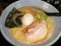 「味玉麺（鶏白湯らーめん）750円」@気むずかし家の写真