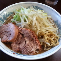 「らーめん（野菜増し・麺硬め￥650）」@らーめん陸の写真
