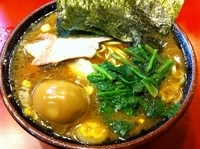 「ラーメン（味玉トッピング）」@家系総本山 ラーメン吉村家の写真