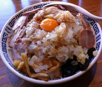 「チャーシュー油そば（全マシ）1050円」@ら〜めん ぽっぽっ屋 晴海トリトン店の写真