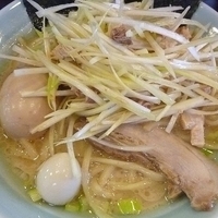 「ネギらーめん 醤油 （味玉トッピング）」@横浜家系ラーメン じゃん家の写真