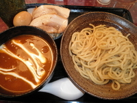 「濃熟カレーつけめん（900円）+マル得トッピング（200円）」@三ツ矢堂製麺 長野東和田店の写真