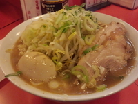「ラーメン豚入り+大盛+味玉子【850円】」@ちばからの写真