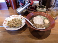「黒、半チャーハン」@博多 龍ノ髭 宇都宮店の写真