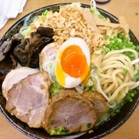 「純ゲンコツラーメン（650～1200円）※1200円Ver+ブタ」@MENYA 食い味の道有楽の写真