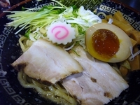 「味麺【麺少なめ】（700円）」@丸め～背脂煮干～の写真